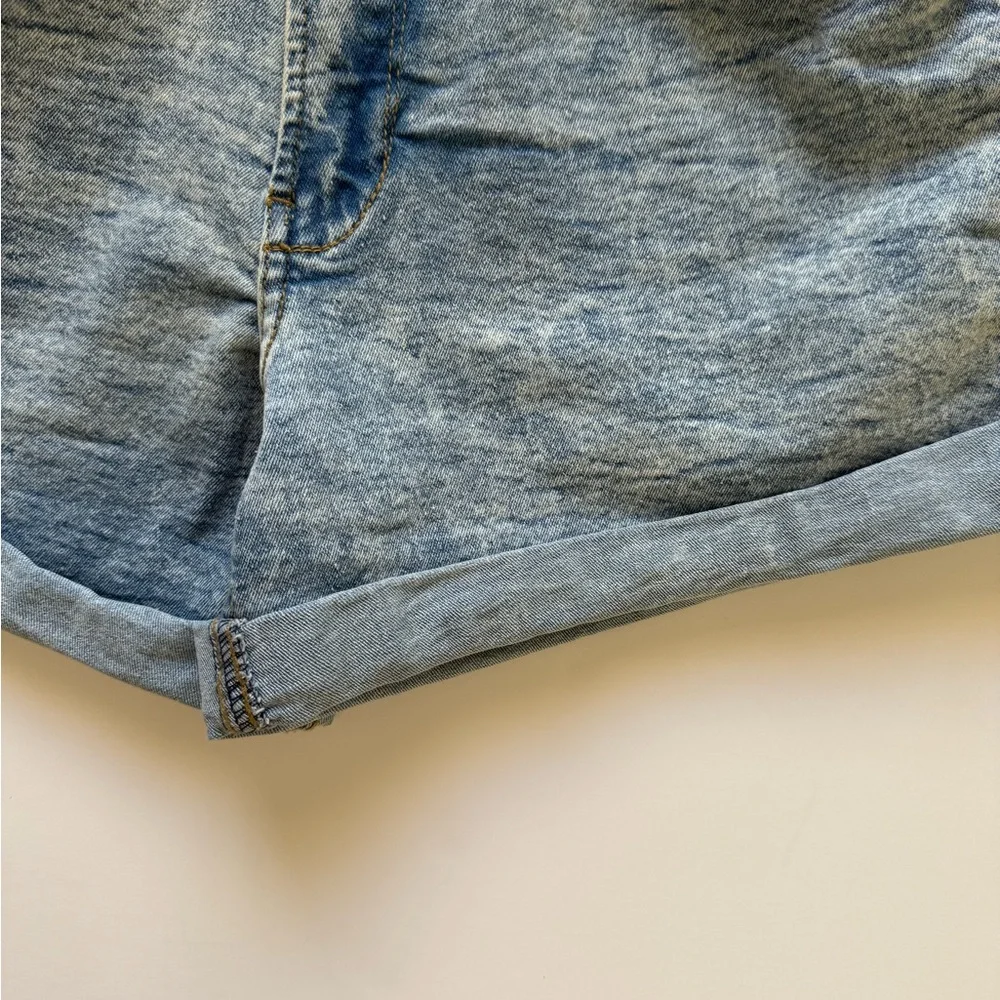 High waisted pleated jean shorts - Picture 4 of 11